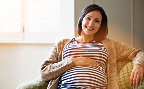 怀孕不适反应那么多该如何是好 孕妇怀孕中后期会出现哪些不适症状 孕妇怀孕中后期出现不适症状怎么办