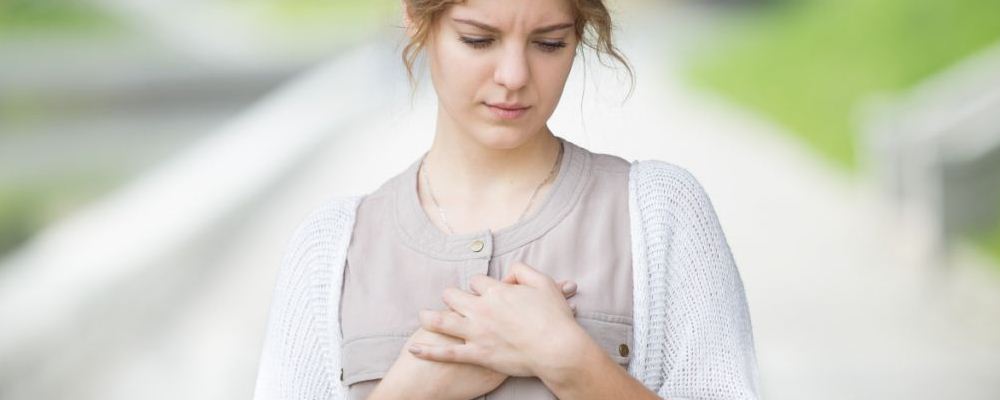 乳腺增生的病因有哪些 乳腺增生是怎么引起的 预防乳腺增生要注意什么