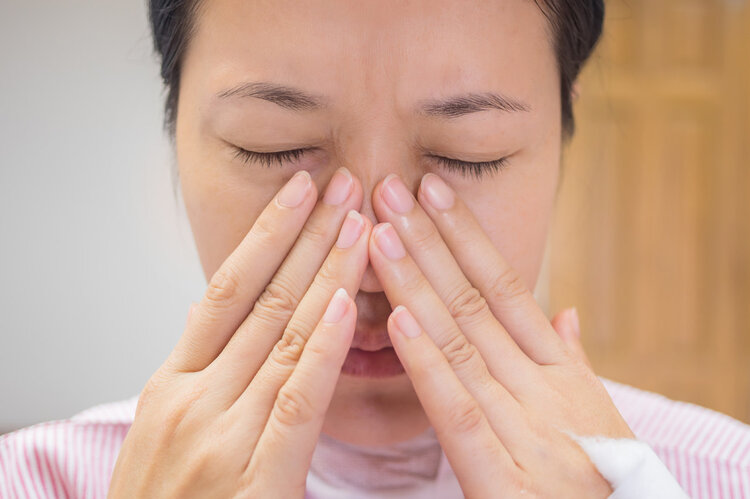 男人的鼻毛，为何总是往外窜？鼻毛旺盛说明了啥？涨知识了