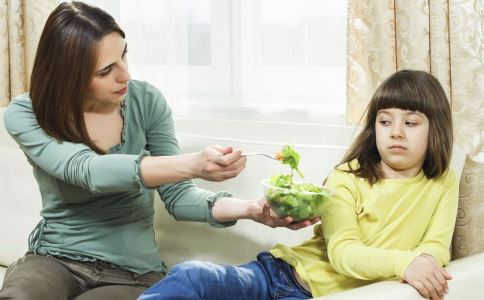 想要发育得好吃什么 哪些食谱促进女孩子发育 青春期女孩子饮食注意什么