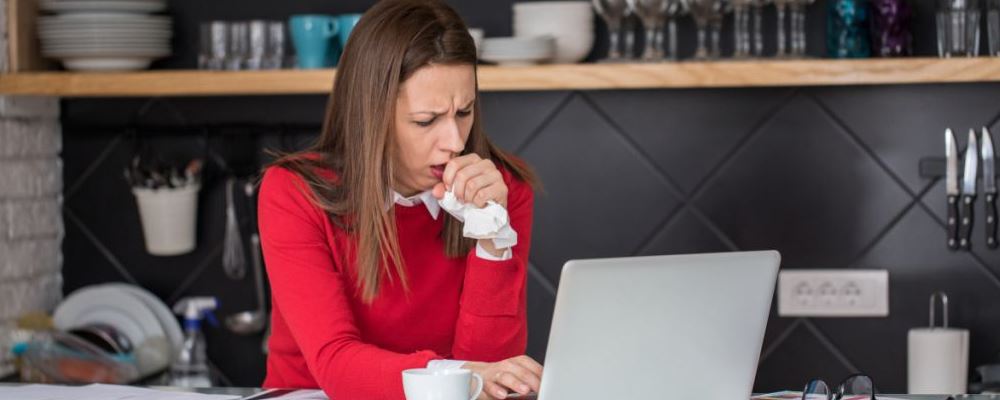 颈部僵硬不舒服怎么缓解 脖子僵硬怎么办 看电脑的正确姿势